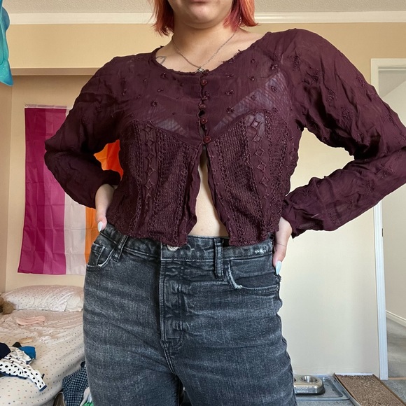 Sheer long sleeve crop top - Picture 2 of 3